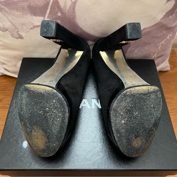 Chanel Shoes Size 35 1/2 - Picture 5 of 9